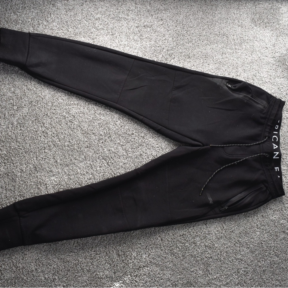 American Eagle joggers